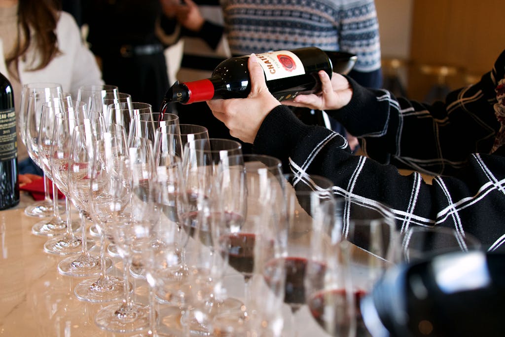 Discover a sophisticated wine tasting in Saint-Émilion, France.